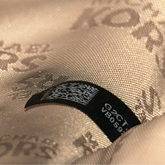 Michael Kors Hamilton Crossbody Purse - Picture 5 of 12